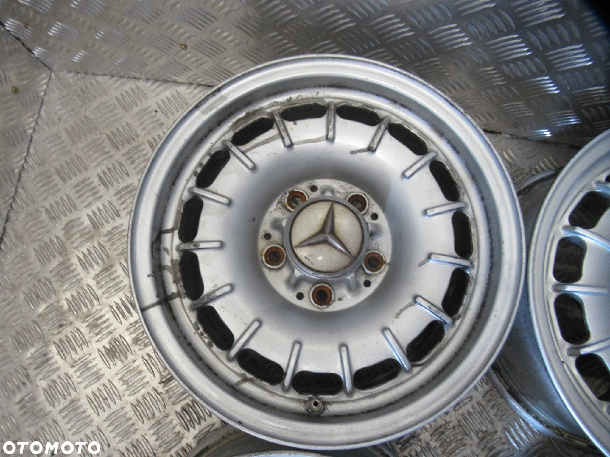 Felgi Mercedes Barock R107 SL SLC 6,5Jx14 et30 5x112 - 4