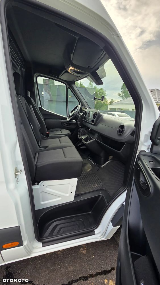 Mercedes-Benz Sprinter - 6