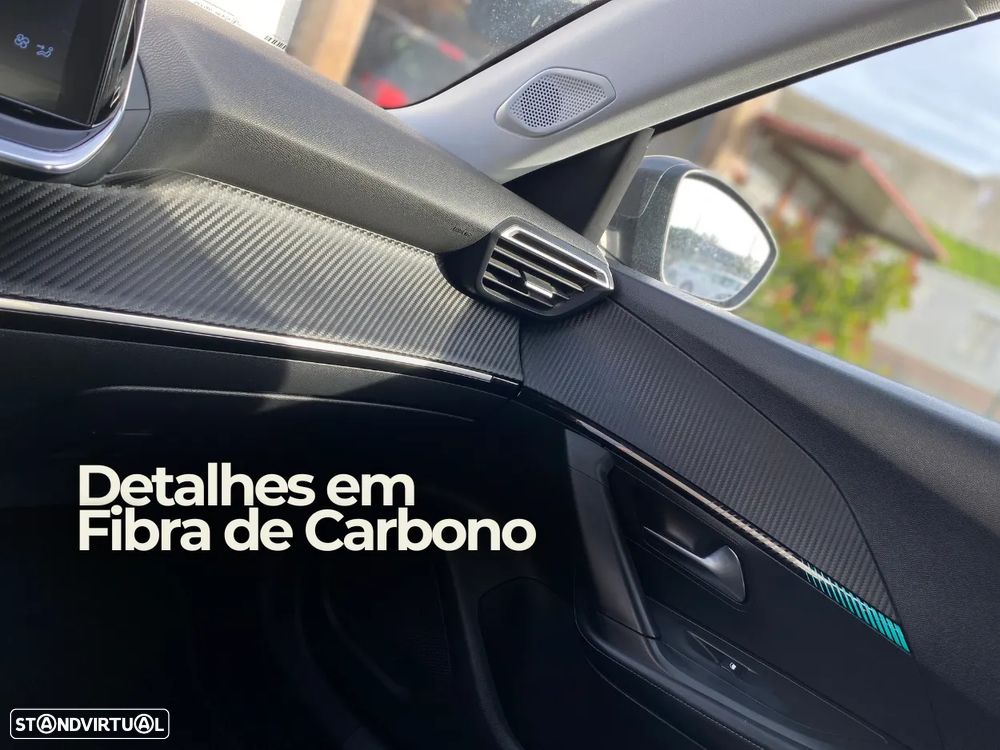 Peugeot 2008 1.2 PureTech Allure - 17