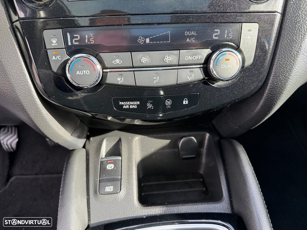 Nissan Qashqai 1.5 dCi N-Connecta 18 - 24