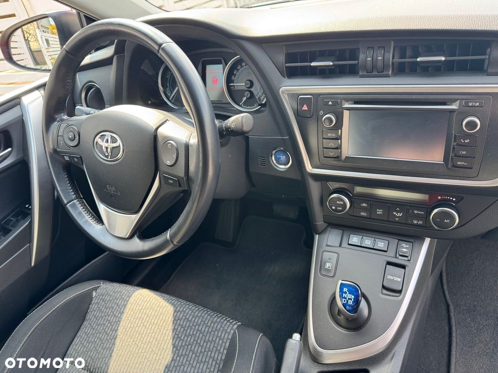 Toyota Auris ver-1-8-hsd-luna - 24