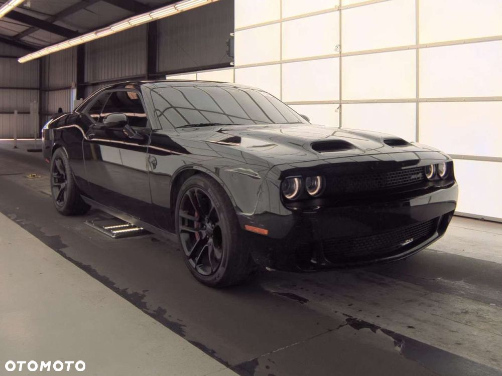 Dodge Challenger - 4