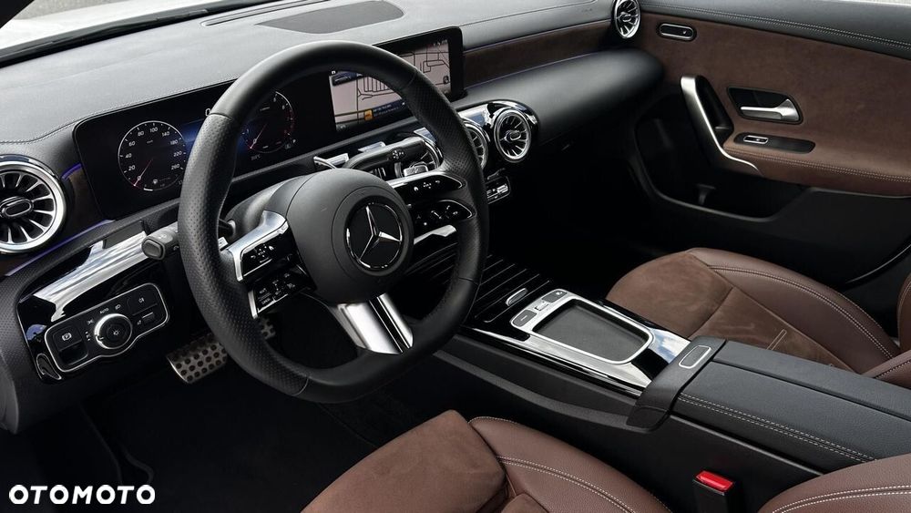 Mercedes-Benz CLA 180 mHEV AMG Line 7G-DCT - 12