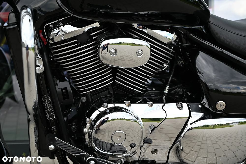 Suzuki Intruder - 10