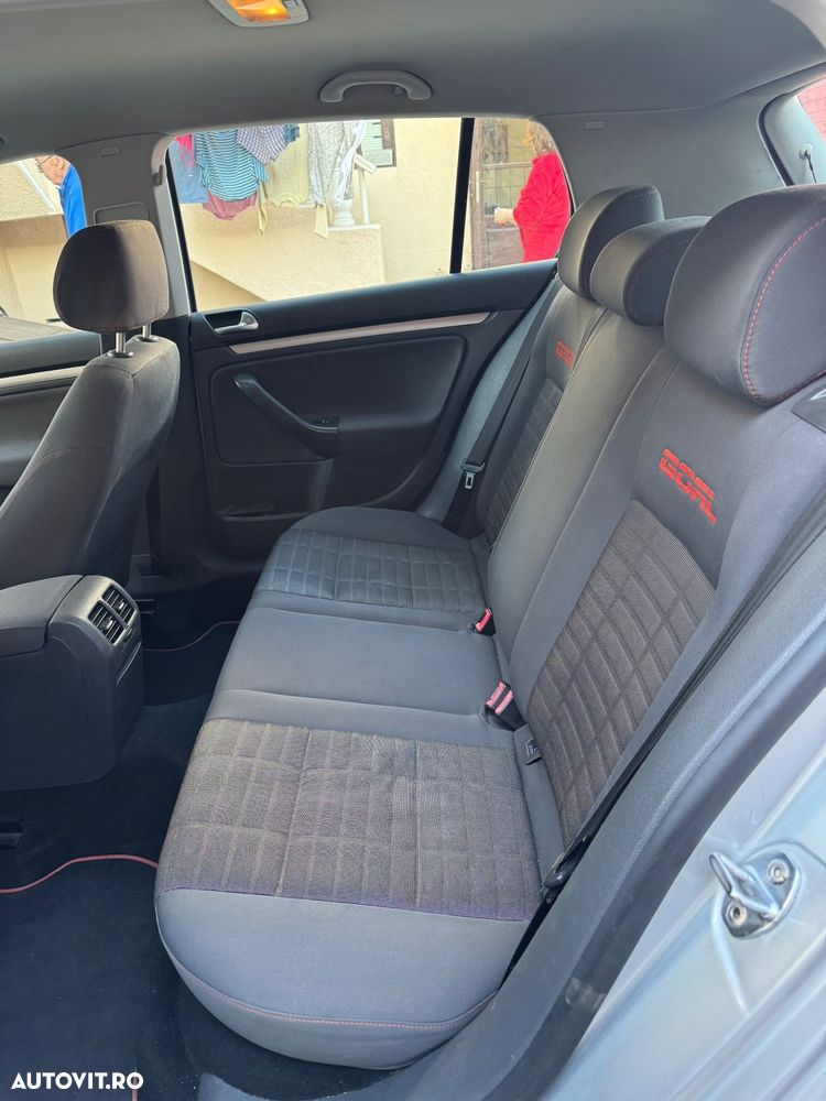Volkswagen Golf - 4