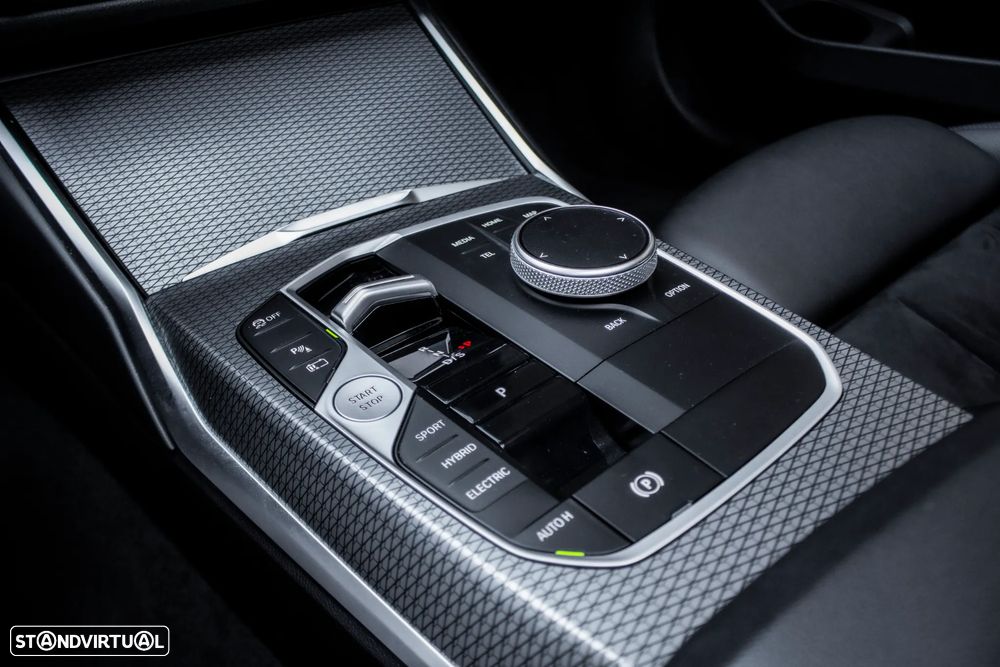 BMW 320 e Pack M Auto - 19