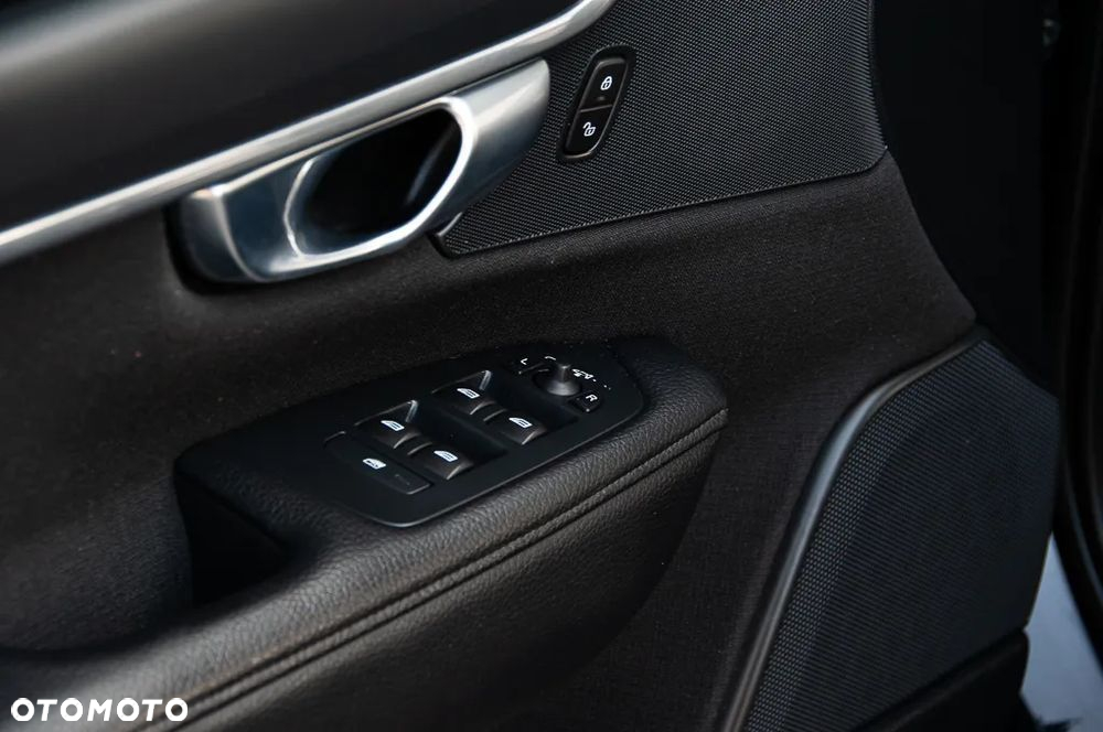 Volvo V90 D3 SCR Momentum - 36