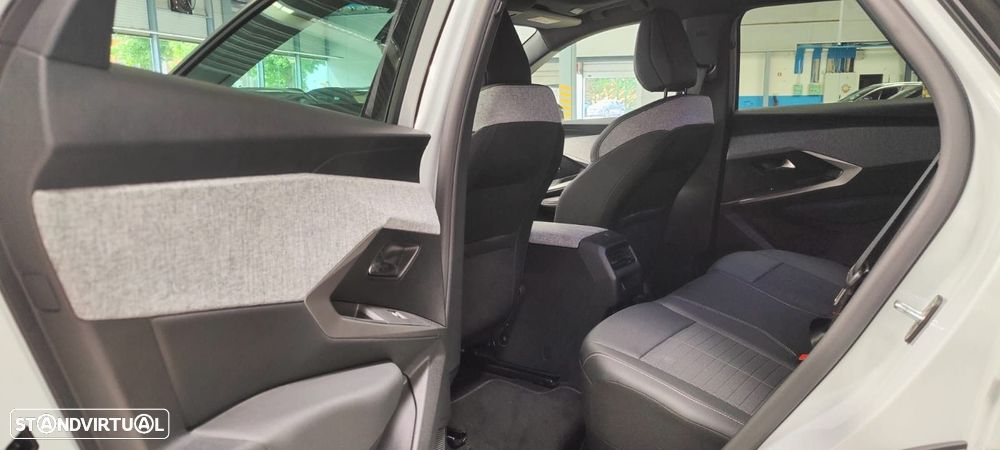 Peugeot 3008 1.2 Hybrid Allure e-DCS6 - 16