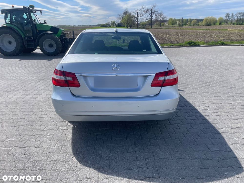 Mercedes-Benz Klasa E - 9