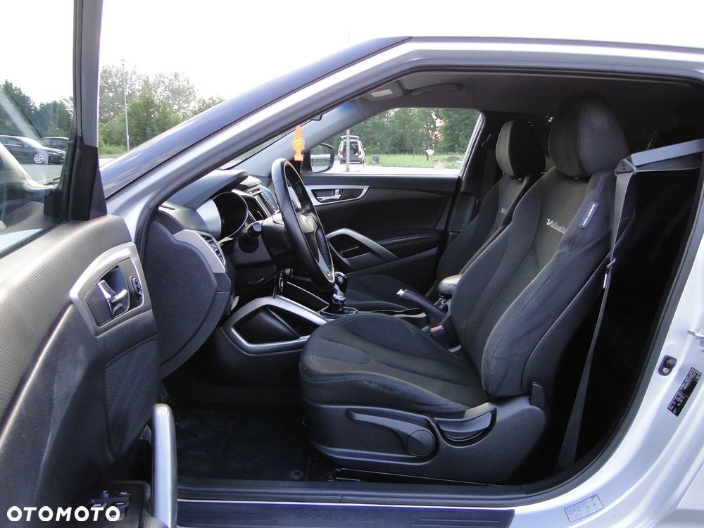 Hyundai Veloster 1.6 Premium - 5