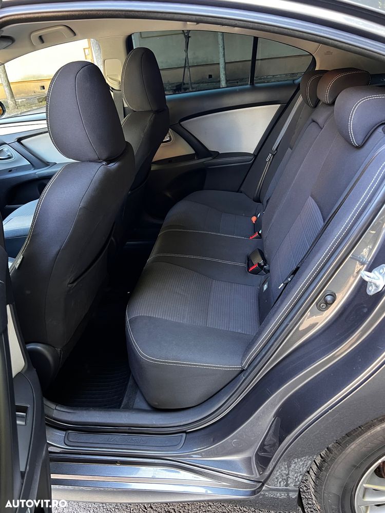 Toyota Avensis 2.0 D-4D Executive - 12