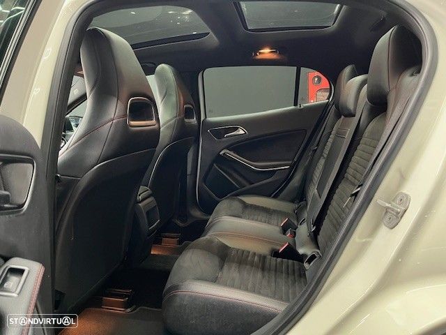 Mercedes-Benz GLA 220 CDI 4Matic 7G-DCT AMG Line - 11