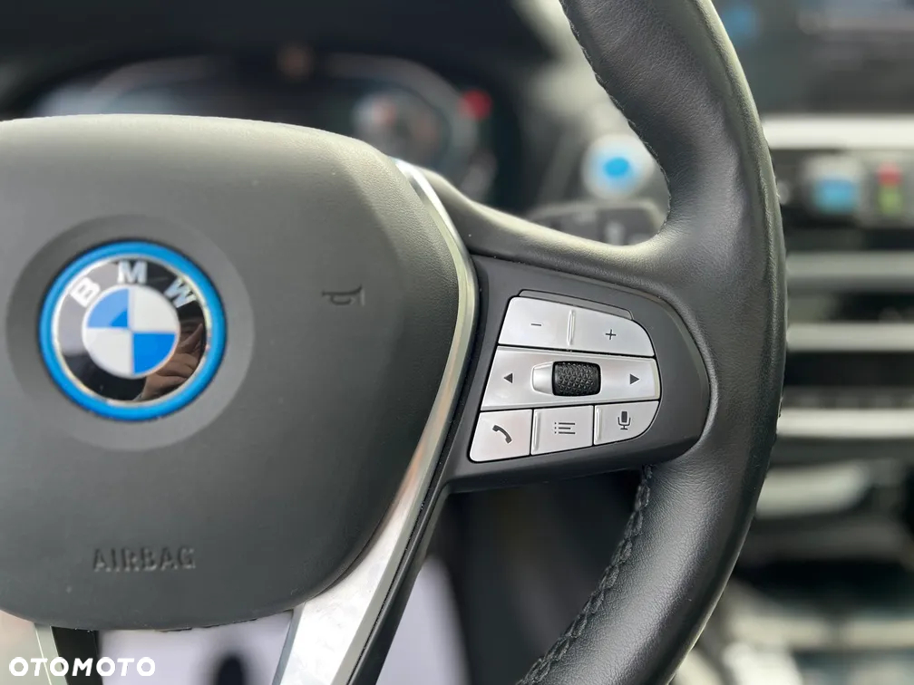 BMW iX3 Standard - 13