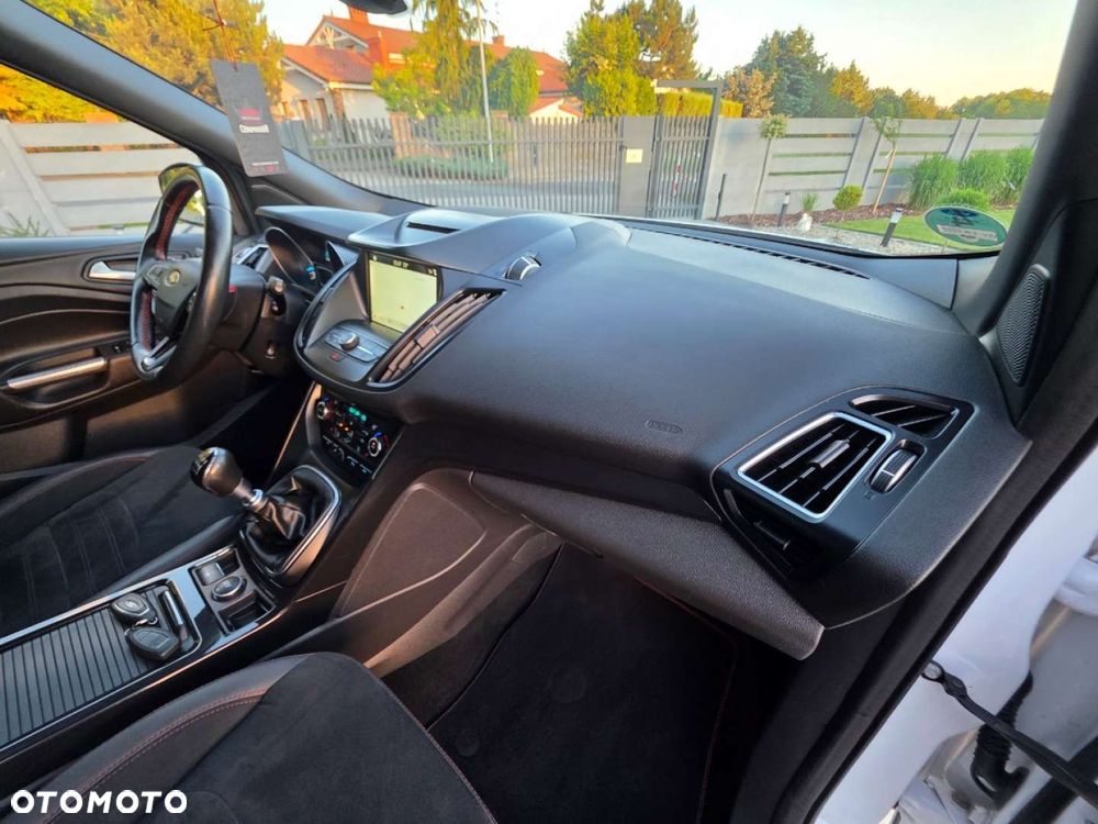 Ford Kuga - 25