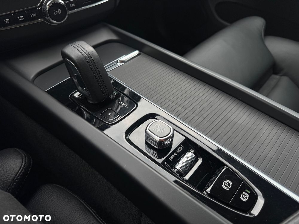 Volvo XC 60 B4 D AWD Inscription - 22
