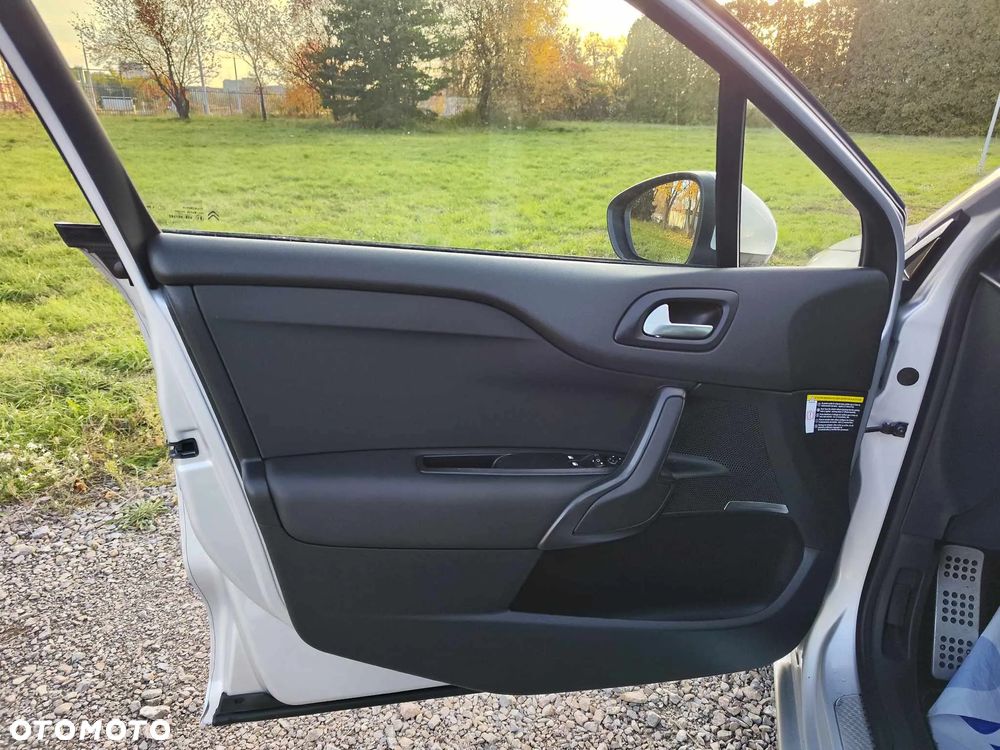 Citroën DS4 BlueHDi 120 Urban Show - 36