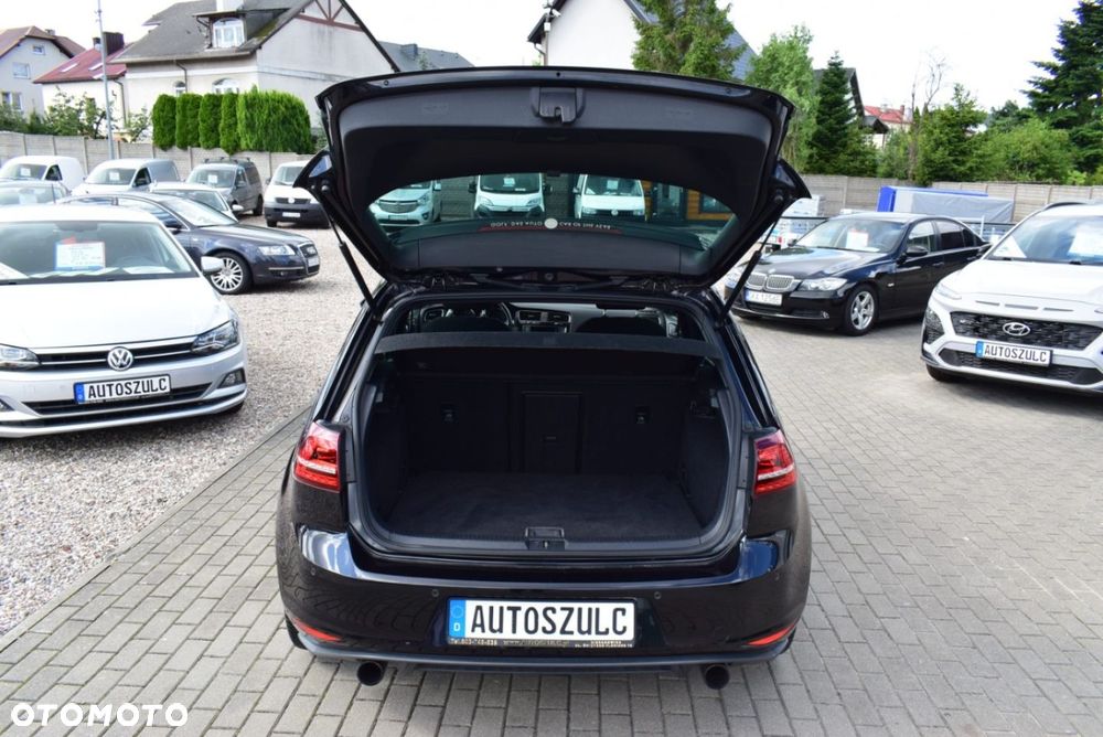 Volkswagen Golf - 13