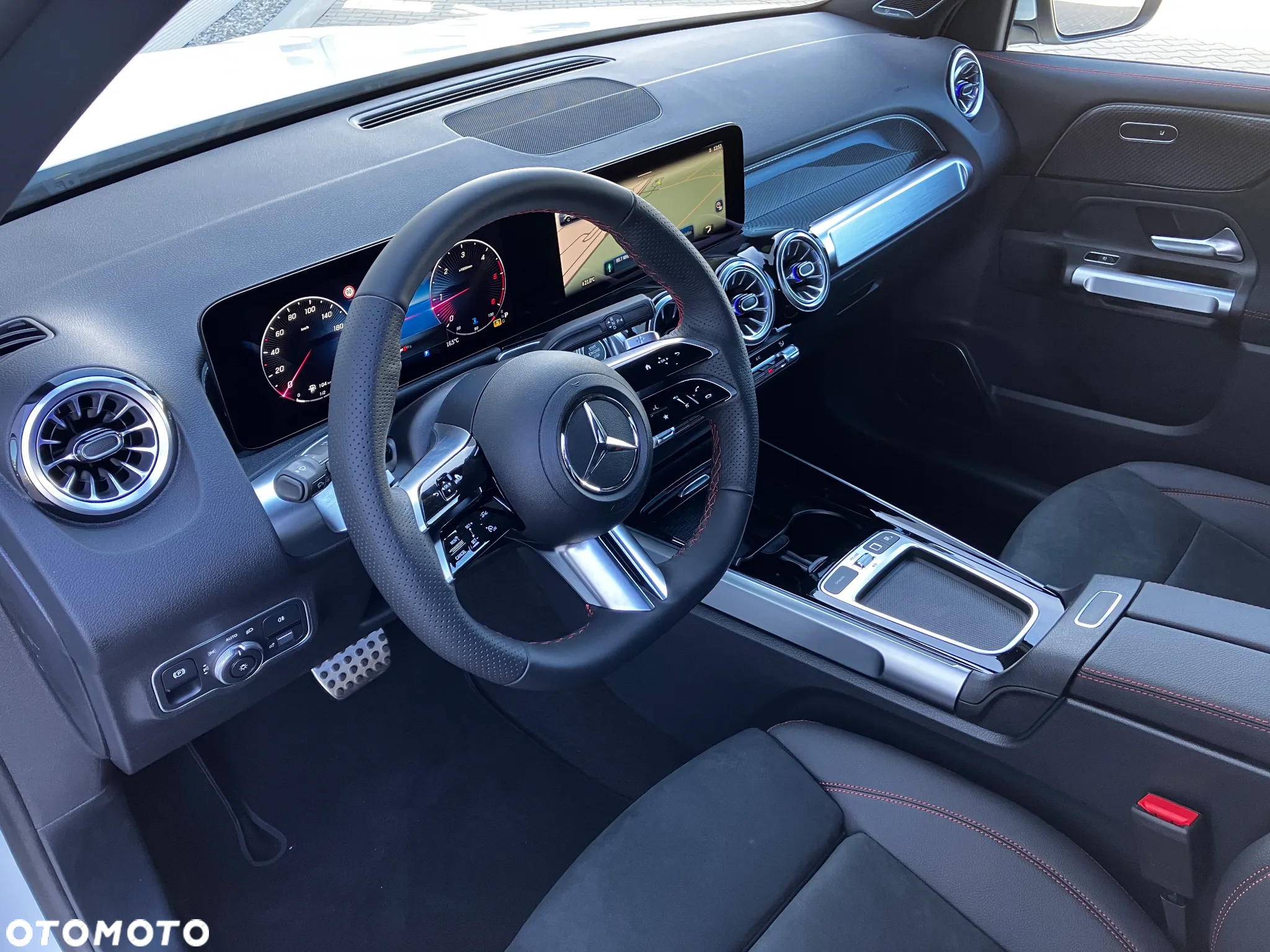 Mercedes-Benz GLB 220 d 4-Matic 8G-DCT - 4