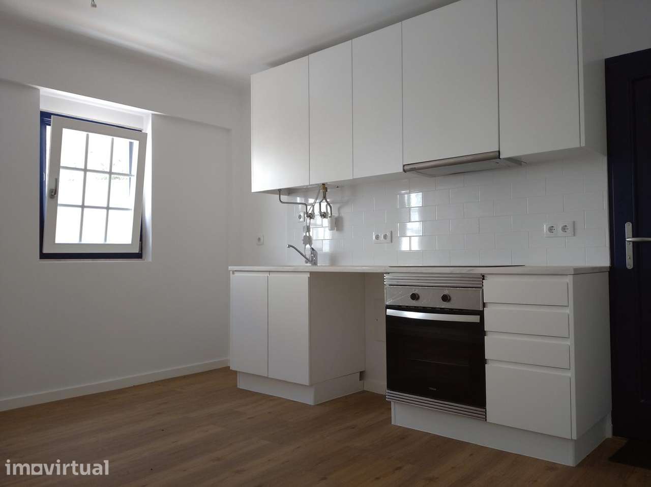 APARTAMENTO T0 NA RUA POSSIDÓNIO DA SILVA - Grande imagem: 2/14