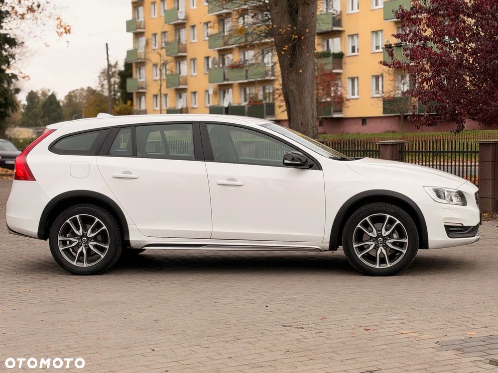 Volvo V60 Cross Country D3 Drive-E Summum - 6