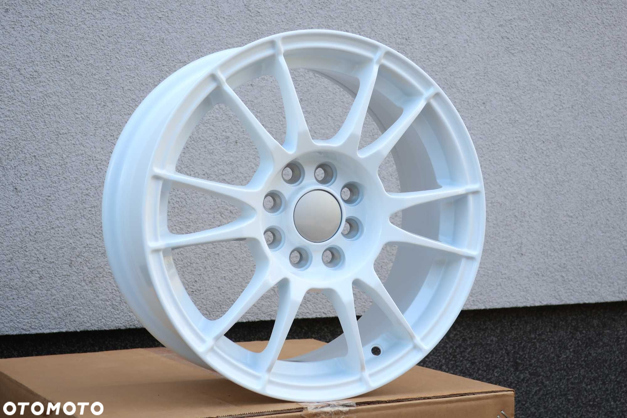 felgi 15 4x100 / 4x108 białe suzuki swift renault clio toyota yaris OZ - 8
