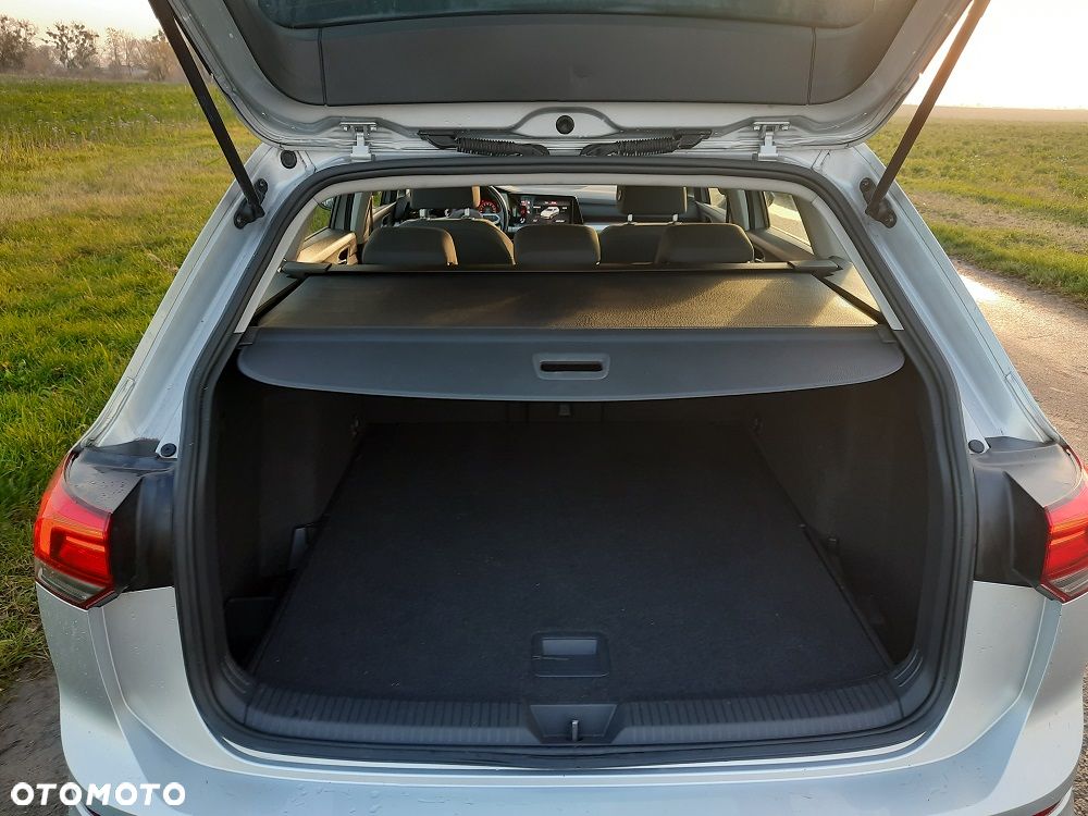 Volkswagen Golf Variant - 10