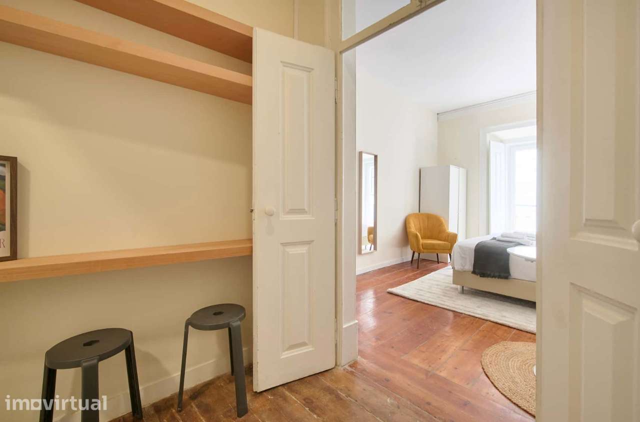 Spacious studio in a 5-bedroom apartment in Rua da Esperança, Lisboa - Grande imagem: 2/47