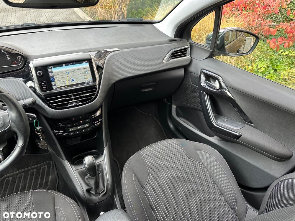 Peugeot 208 1.2 PureTech Allure S&S - 9