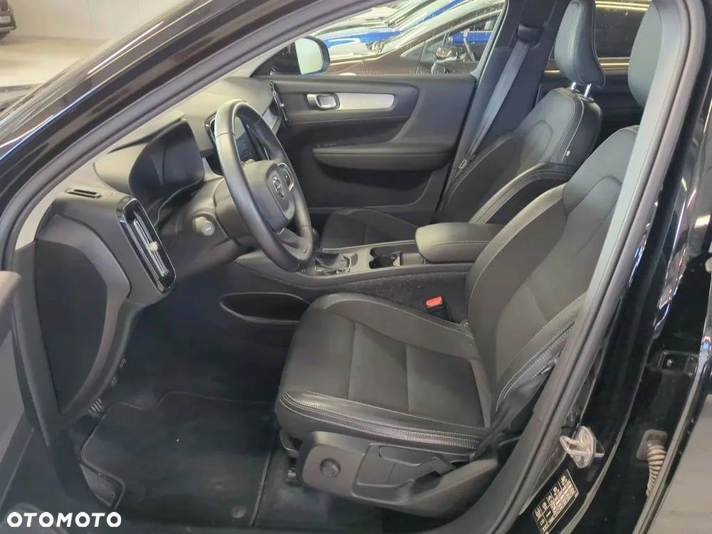 Volvo XC 40 T3 Momentum - 8