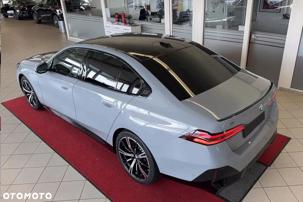 BMW Seria 5 520i mHEV M Sport - 9