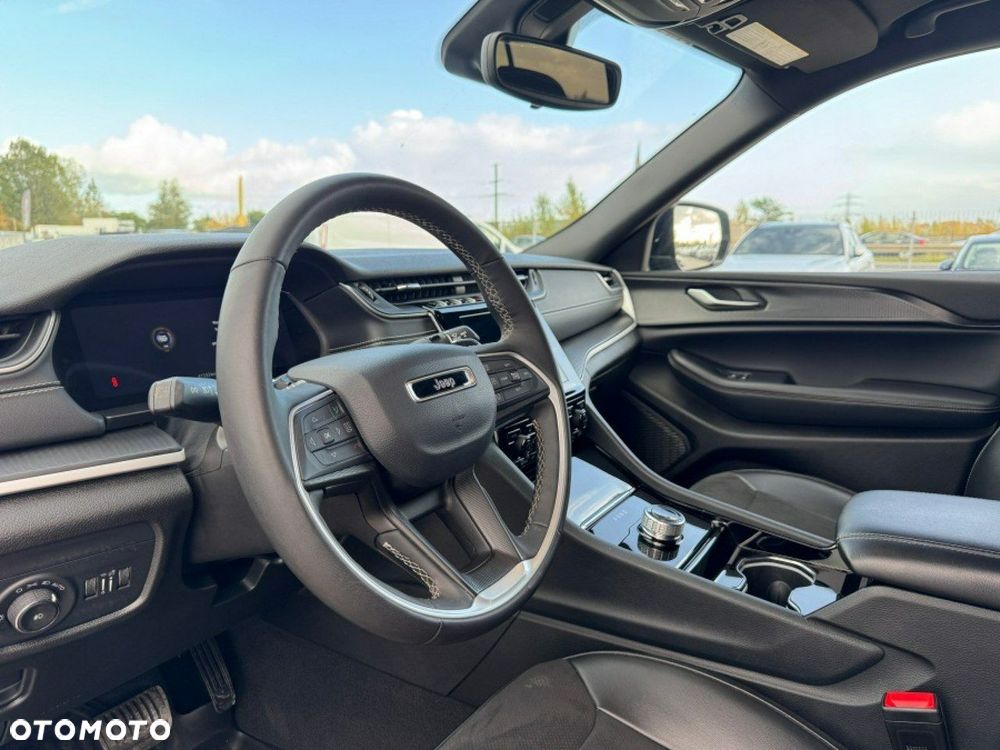 Jeep Grand Cherokee - 10