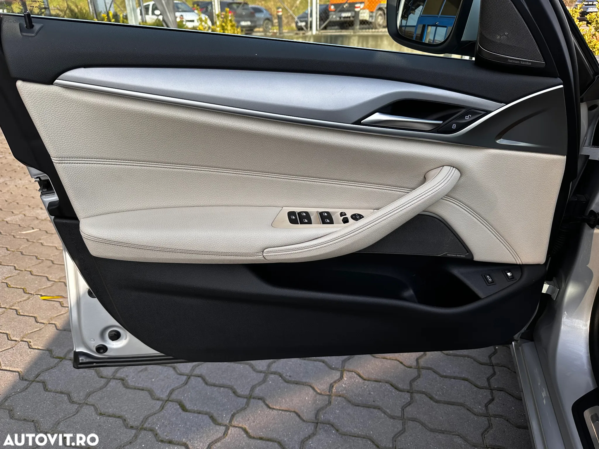 BMW Seria 5 530e Aut. Luxury Line - 34