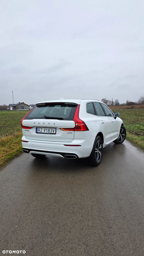 Volvo XC 60 D3 R-Design - 3
