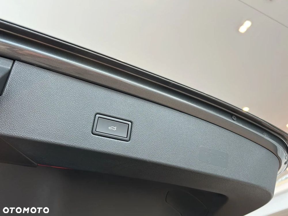 Volkswagen T-Roc - 23