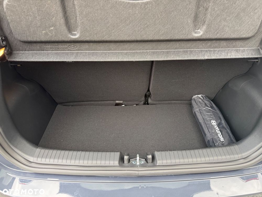 Hyundai i10 1.0 Fifa World Cup Edition - 32