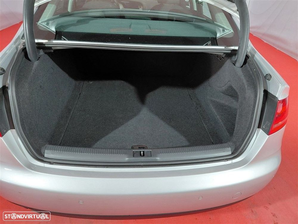 Audi A4 2.0 TDI Advance - 12