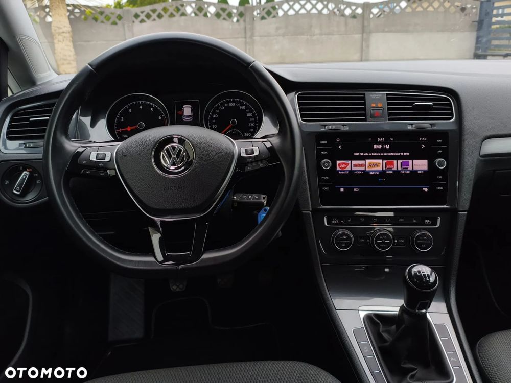 Volkswagen Golf - 28