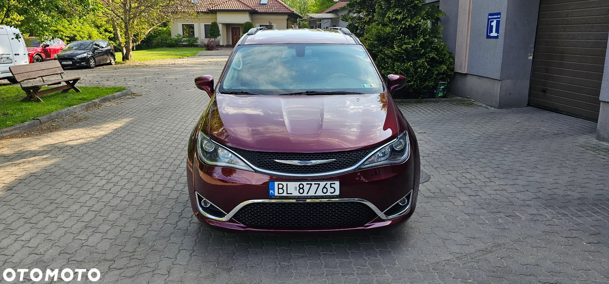 Chrysler Pacifica - 2