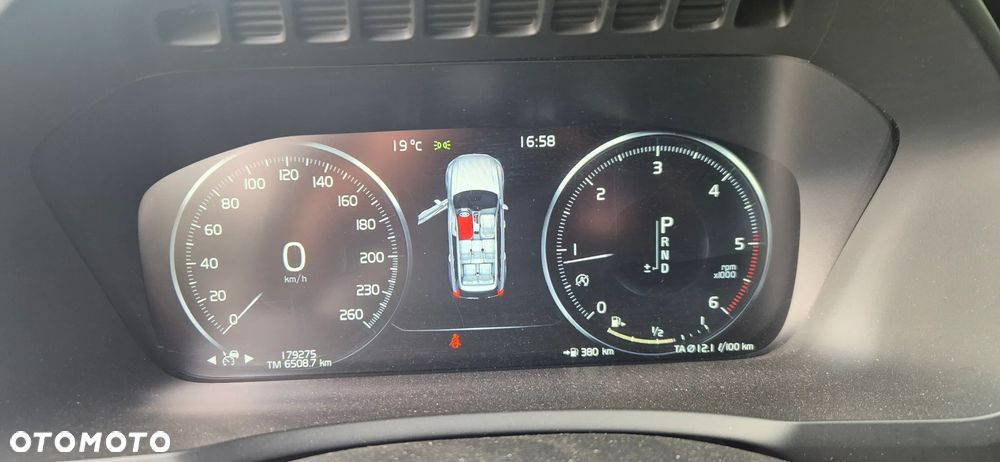 Volvo XC 90 D5 AWD R-Design 7os - 9