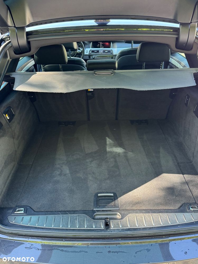 BMW Seria 5 528i xDrive Sport-Aut - 32