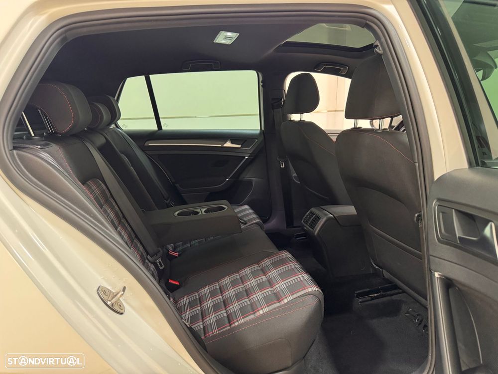 VW Golf 2.0 TSi GTi DSG Performance - 43