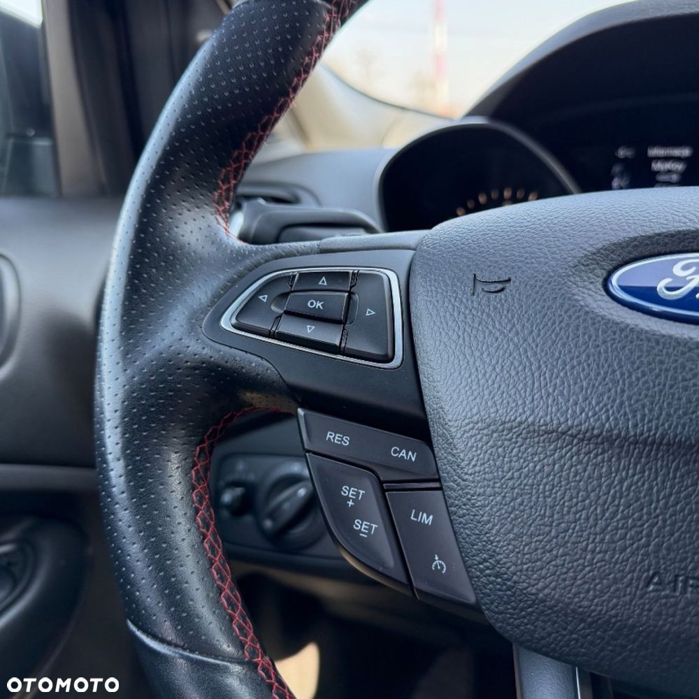 Ford Kuga - 31