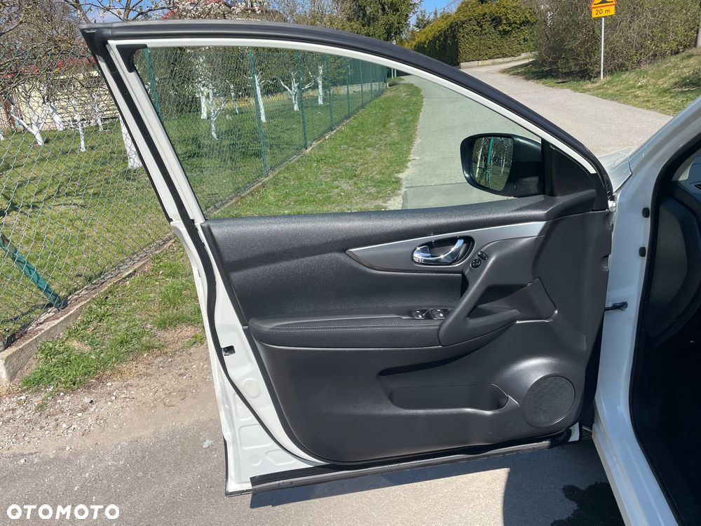 Nissan Qashqai 1.6 DIG-T N-Connecta - 11