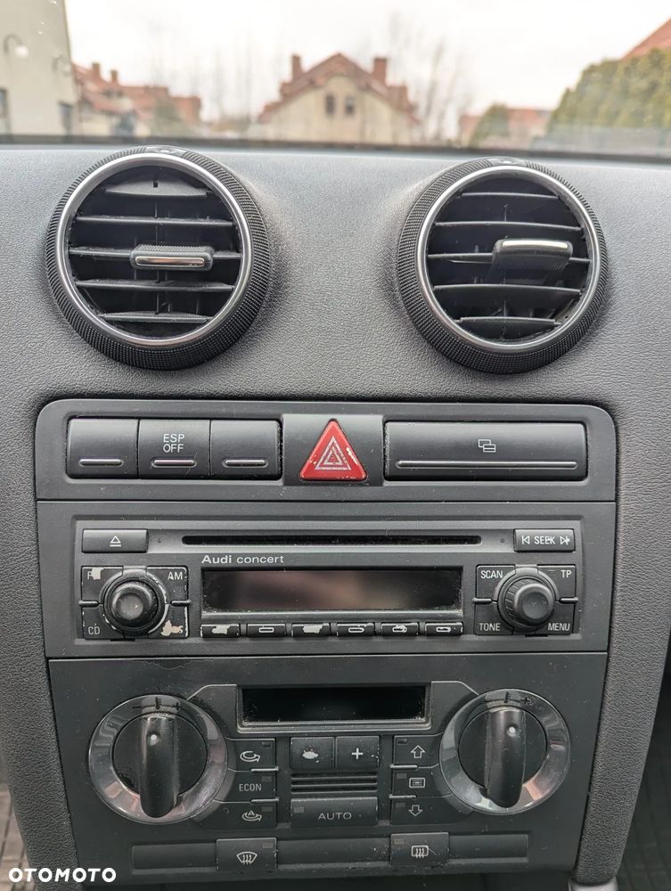 Audi A3 3-drzwiowe 1.6 Ambition - 10