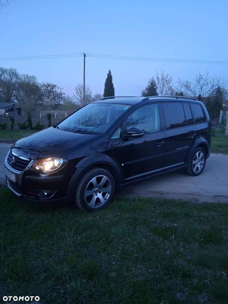 Volkswagen Touran - 2
