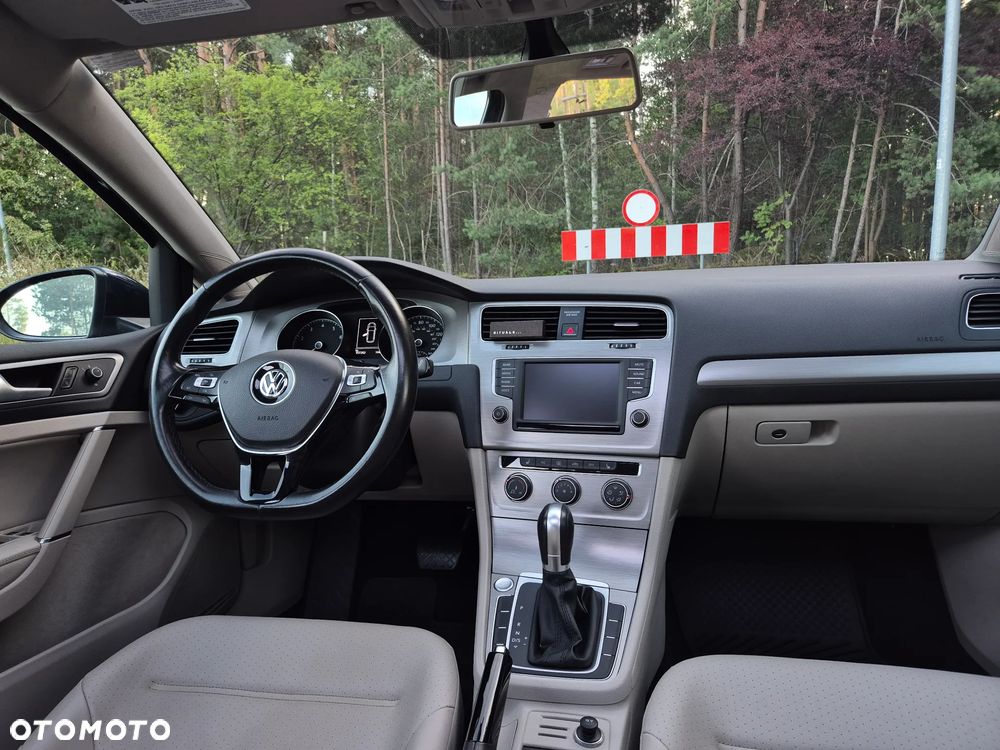 Volkswagen Golf - 17