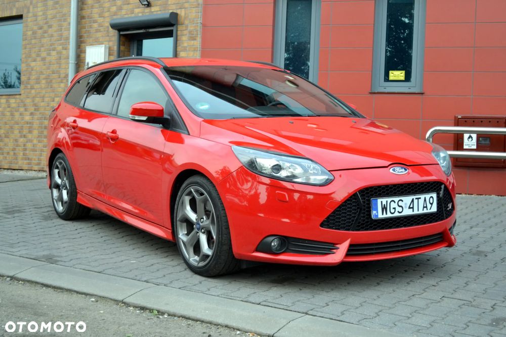 Ford Focus 2.0 EcoBoost ST mit Leder-Exclusiv-Paket - 1