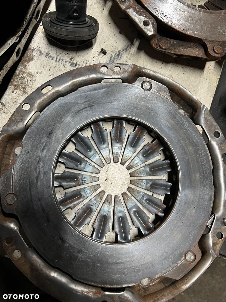 Sprzęgło Nissan patrol y61 2.8tdi tarcza docisk - 4