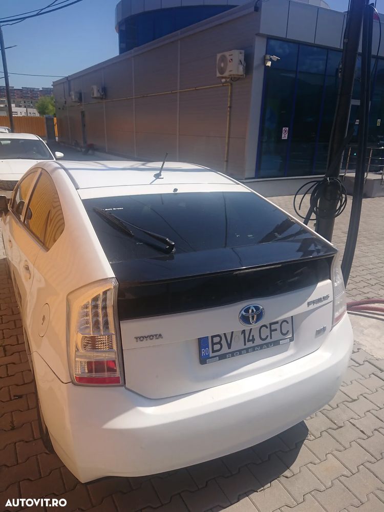 Toyota Prius (Hybrid) Luna - 7