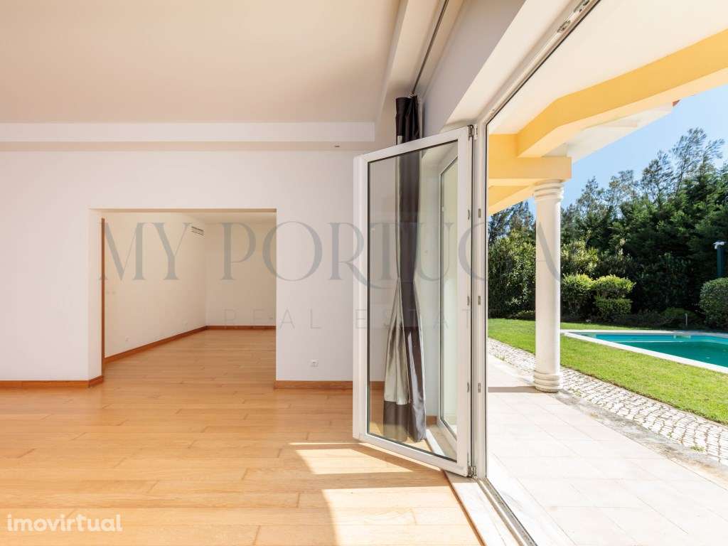 Oásis de Luxo: Moradia T4 com Piscina no Exclusivo Penha Longa Resort - Grande imagem: 2/42